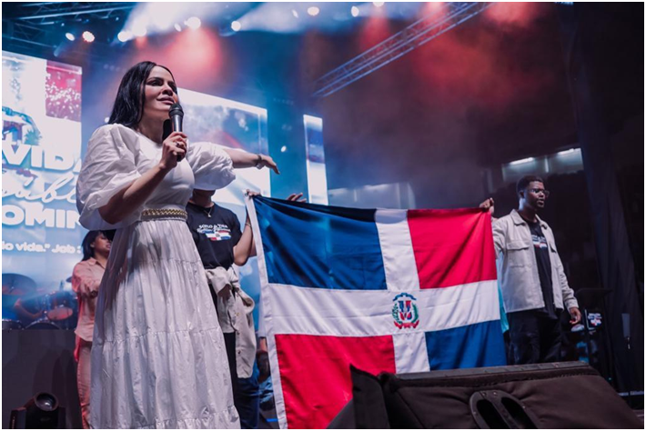 Yesenia Then abarrota la Gran Arena del Cibao con Soplo de Vida