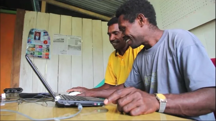Desarrollan tecnología para proteger traducciones bíblicas en zonas remotas